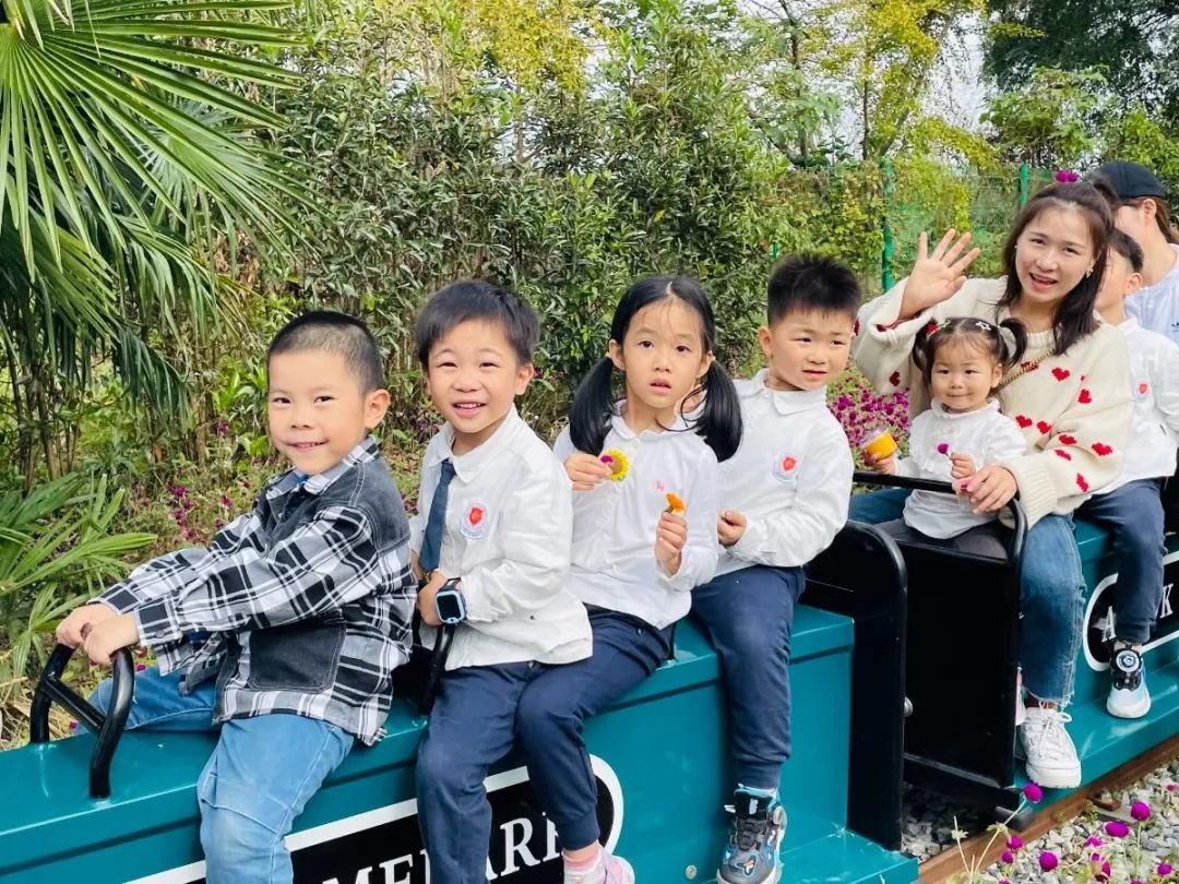 圣地雅歌幼儿园|不负好时光，相约趣探秋