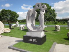 永恒之恋：J9集团国际站碑雕中的爱之赞歌